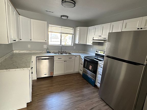 3rd image of 2083 California Ave APT A