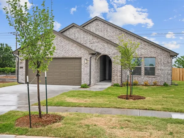 1305 SW 157th St, Moore, OK 73170