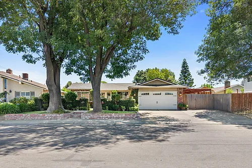 2226 Paloma Ave Photo 1