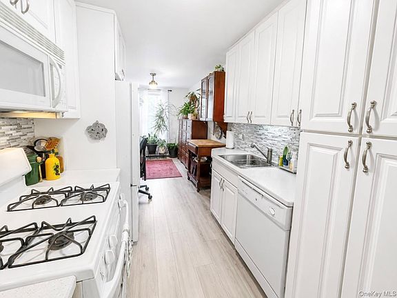 3rd image of 209-10 41st Ave #3N