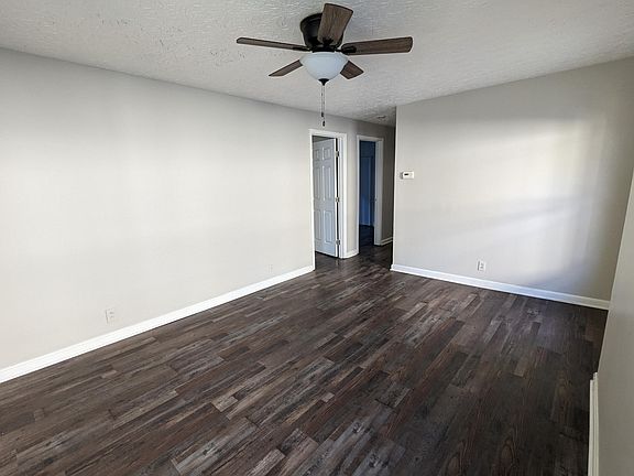 3rd image of 524 Brentwood Ave