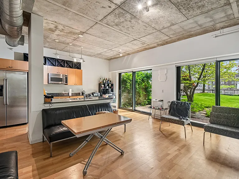 807 Davis St #314 — Photo 6