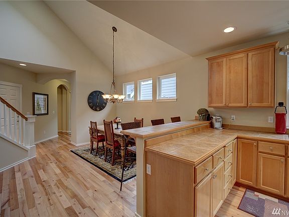 5th image of 2524 Larchmount Dr NE