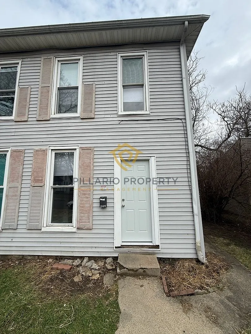 Building Photo - 209-211 N 16th St