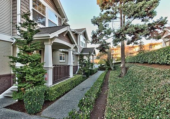 3rd image of 10221 NE 62nd St