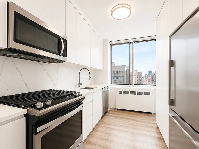1735 York Ave #30G — Photo 6