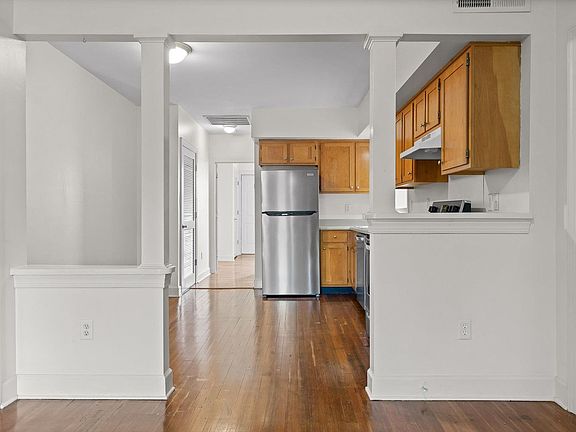 4th image of 1808 Cowart St #C