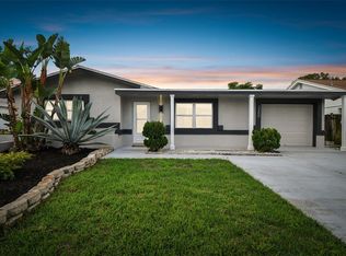 3200 Honeymoon Ln, Holiday, FL 34691