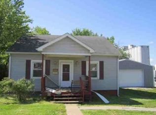 208 W Main St, Steeleville, IL 62288