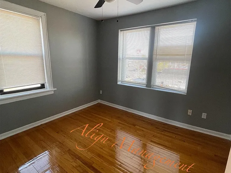 4920 Chippewa St #1E — Photo 6