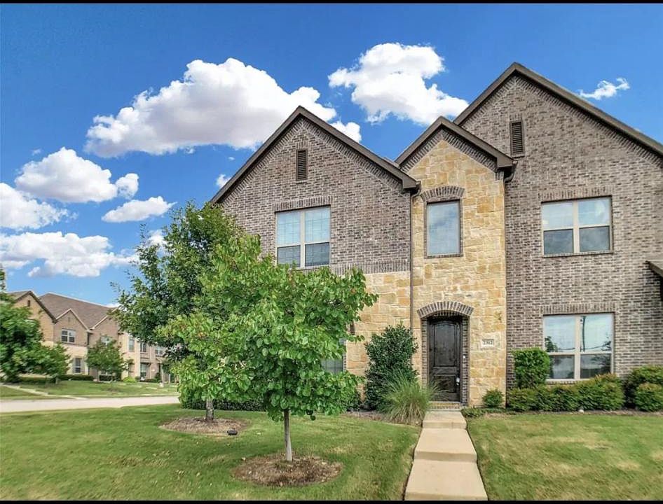 1st image of 2312 Russells Way