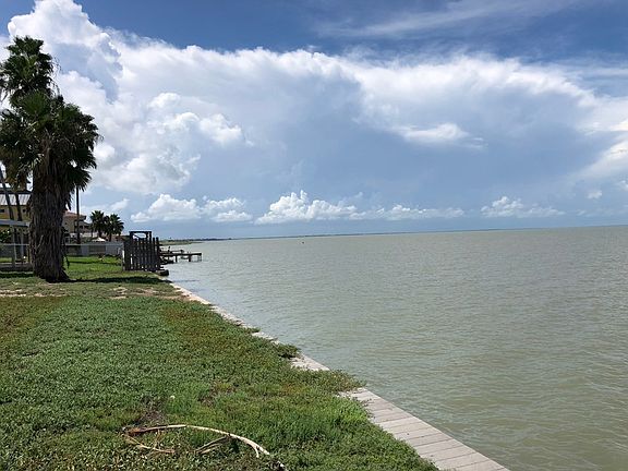 3rd image of 1008 N Shore Dr