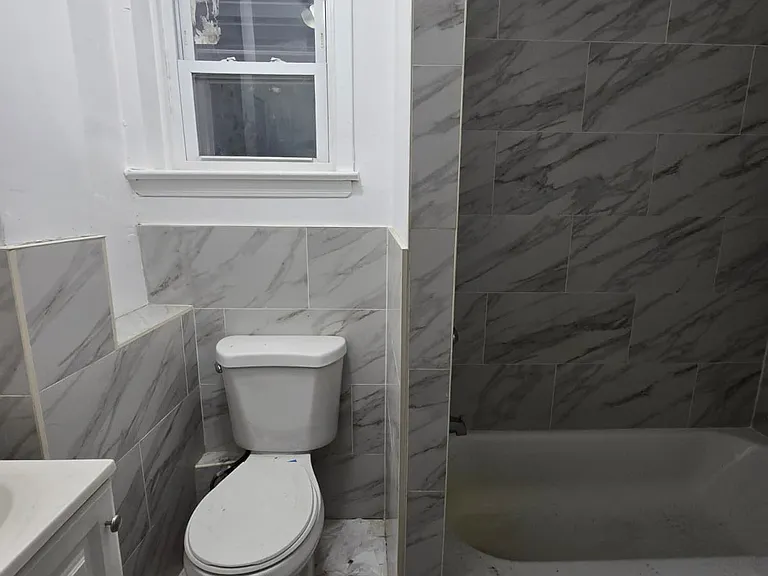 142 Inslee Pl #1F — Photo 3