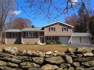 1210 Daniels Farm Rd, Trumbull, CT 06611