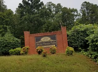 800 Stonehaven Cir #800, Cartersville, GA 30121