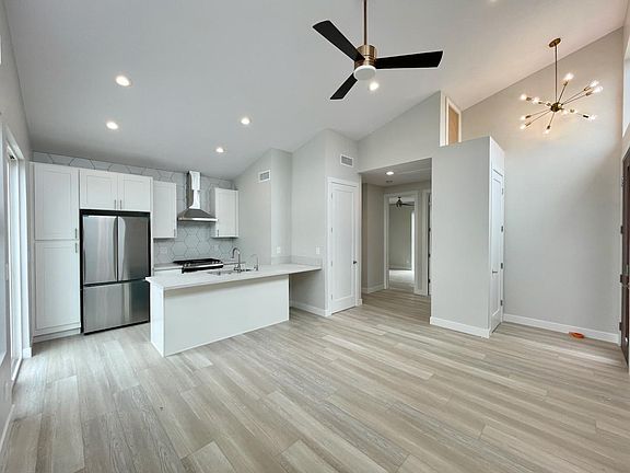 5th image of 1831 48th St
