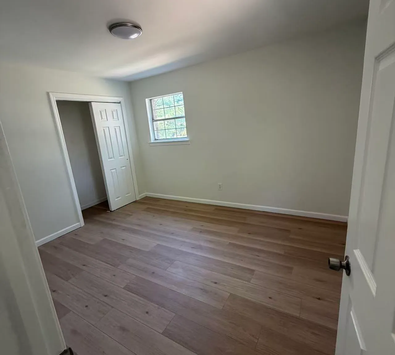 2 bed, 880 sqft, $2,300 — Photo 1