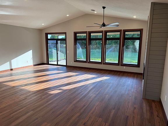 2nd image of 1502 Regency Cir N