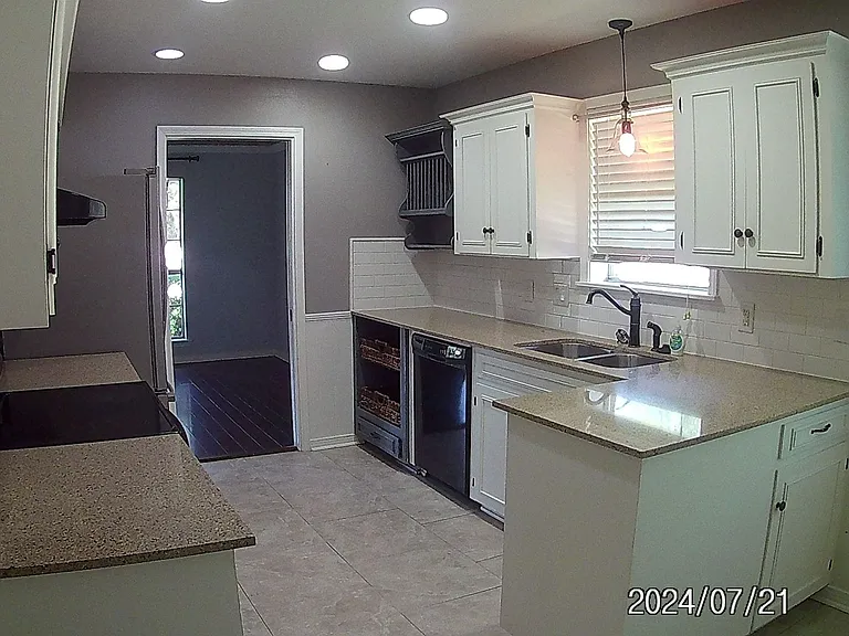 601 Rock Hollow Dr — Photo 6