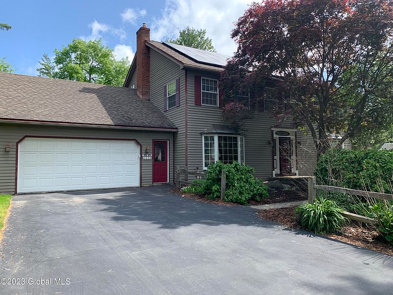 3rd image of 43 Edison Drive