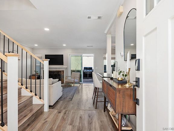 4th image of 1971 Azure Way