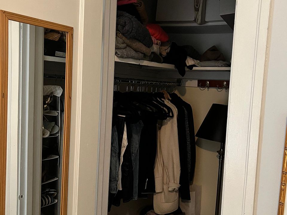 1st image of 2127-29 N Dayton St #102