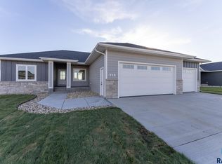 715 Highland St, Harrisburg, SD 57032