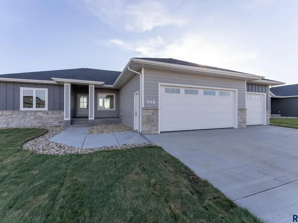 715 Highland St, Harrisburg, SD 57032