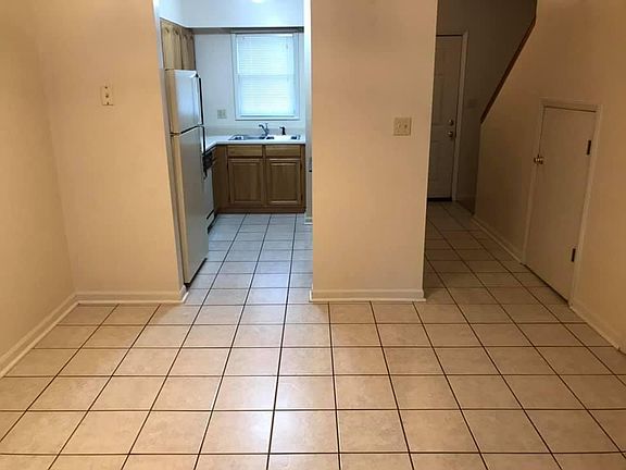 5th image of 320 Hale St APT 3