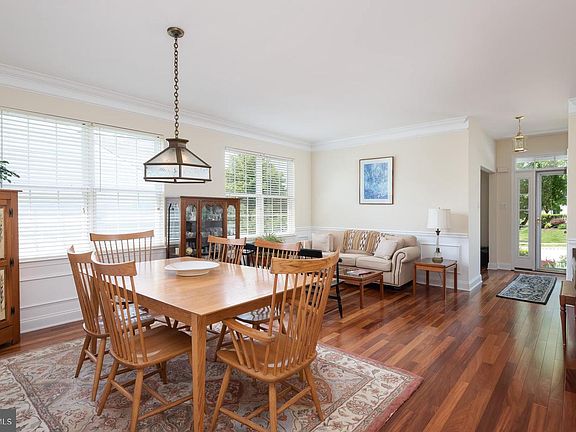 5th image of 304 Randall Ln
