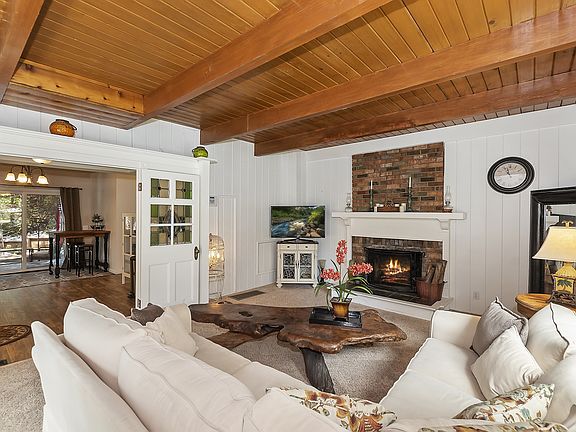 5th image of 276 Crest Cir