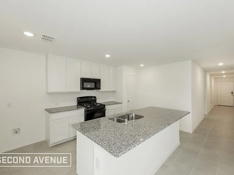 1828 Lotus St — Photo 4