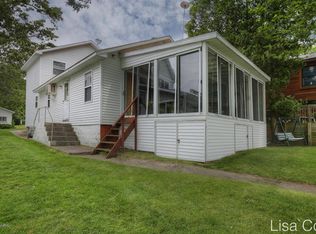 2281 Lakeside Dr, Fenwick, MI 48834