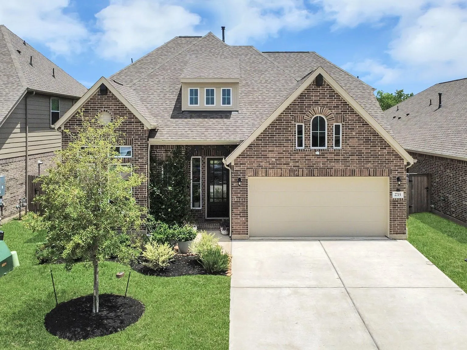 4 bed, 3.5 bath, 2487 sqft, $3,490 — Photo 1