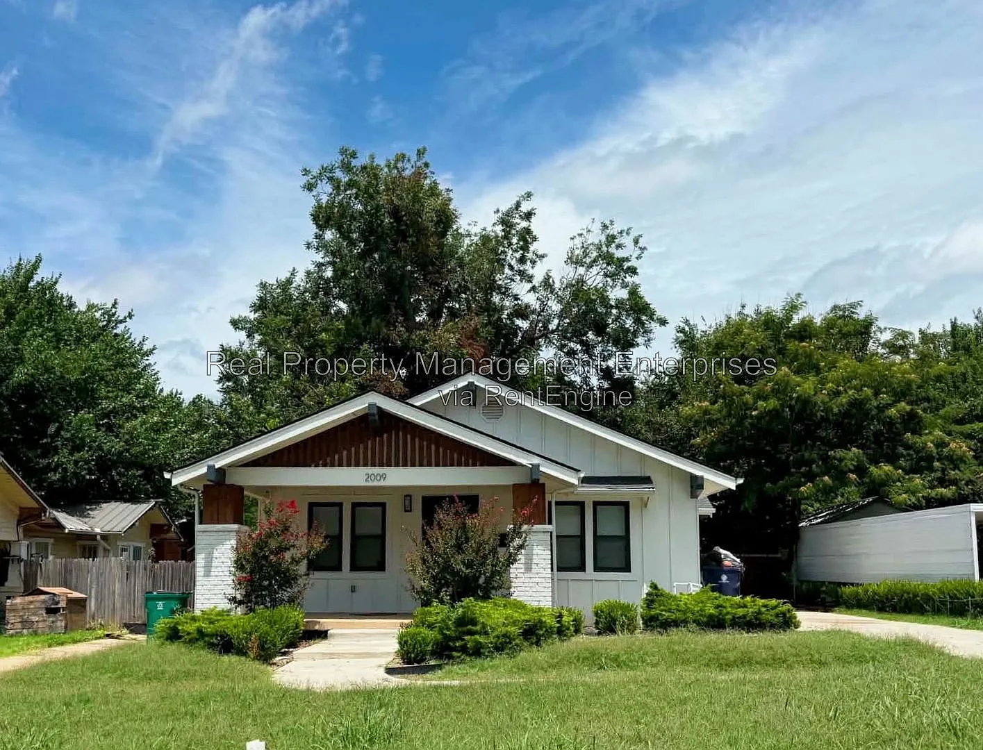 2 bed, 1.0 bath, 1256 sqft, $1,500 — Photo 2