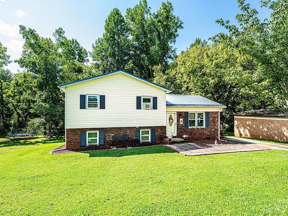 1st image of 833 Westbrook Dr