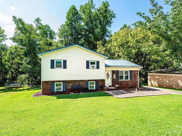 833 Westbrook Dr, Newton, NC 28658