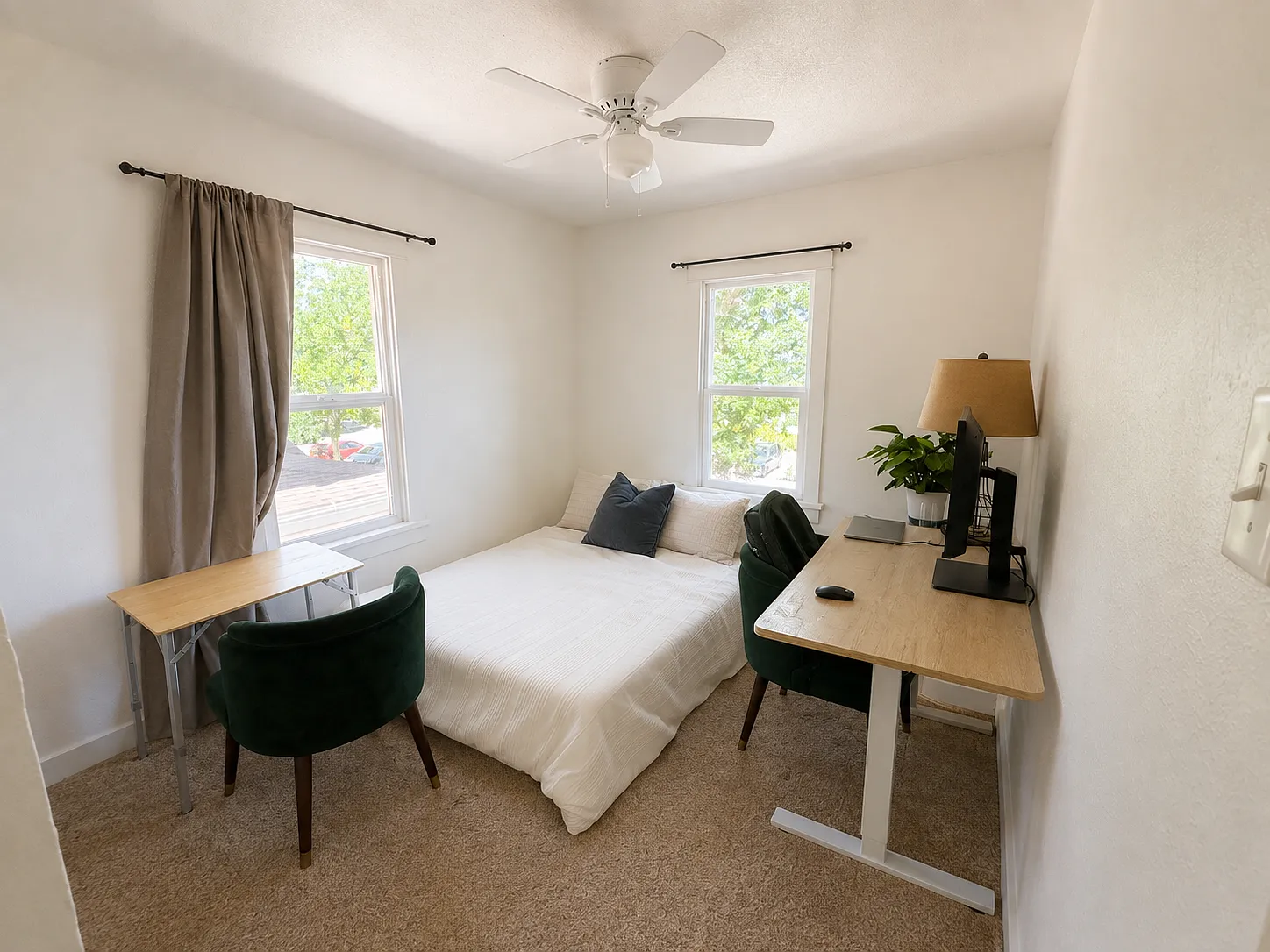 3 bed, 830 sqft, $2,700 — Photo 2