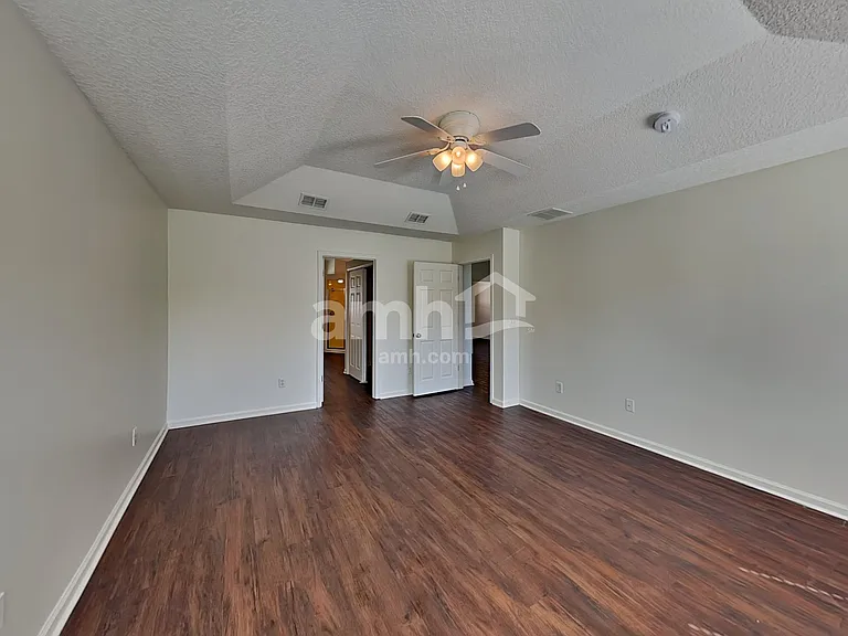 341 Diana Ct — Photo 11