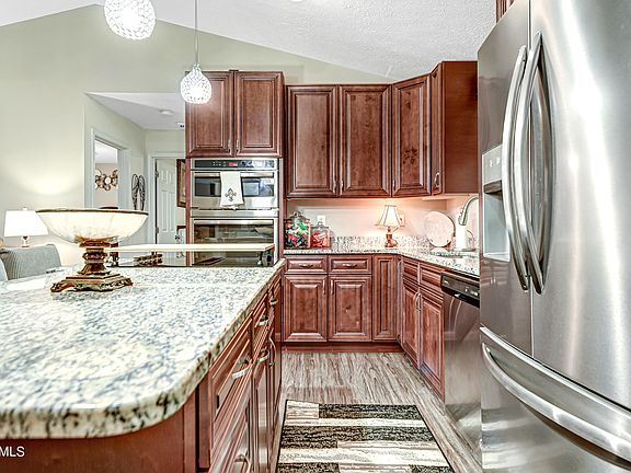 4th image of 4514 Clifton Ln
