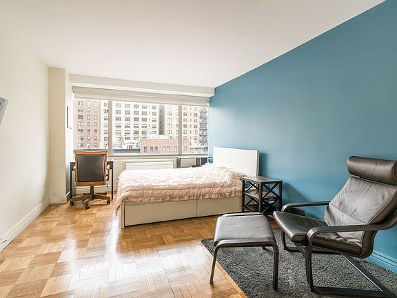 5th image of 315 W 70th St APT 9I