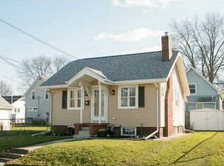 813 I Ave NW, Cedar Rapids, IA 52405
