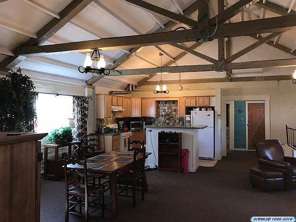 4th image of 505 W Yankie St