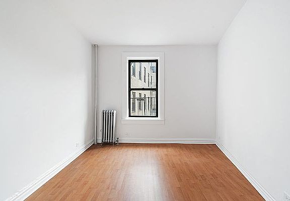 5th image of 810 W 183rd St APT 3D