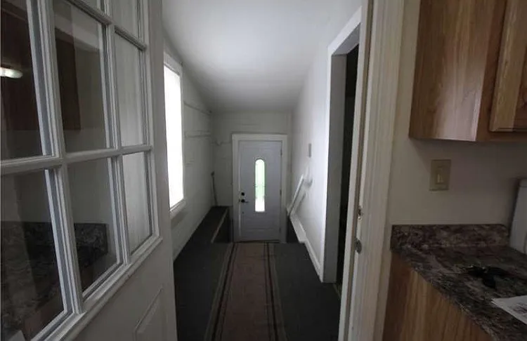 871 W Main St — Photo 18