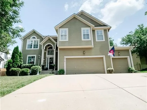 9315 Rosner Dr, Lenexa, KS 66219