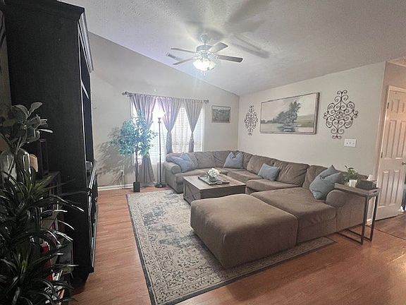2nd image of 1020 Stonecrop Dr