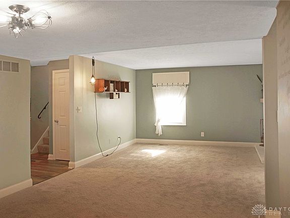 3rd image of 6381 Gwinnett Ln