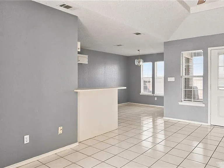 2007 Lemon Tree Ct — Photo 3
