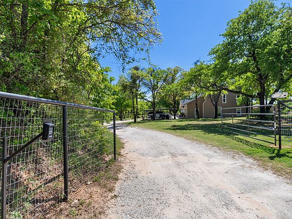 3rd image of 409 Measures Rd